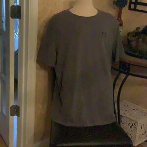 Men’s 2XL under armor gray Tee